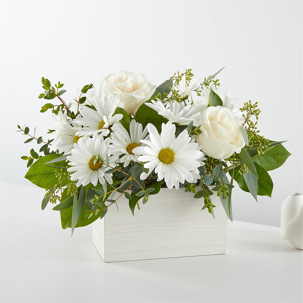 Fresh Linen Box Bouquet – DANIELLE'S FLORIST, Rockaway Park NY