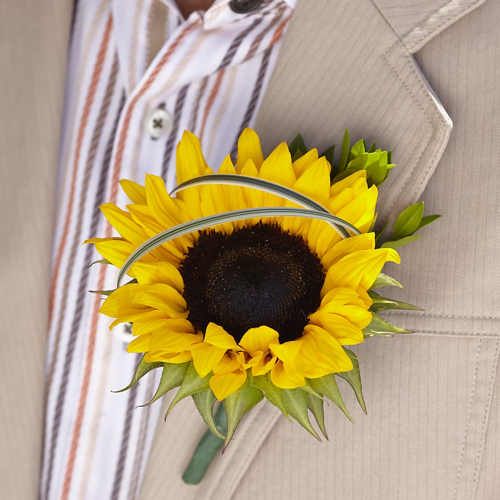 Free Spirit Boutonniere – DANIELLE'S FLORIST, Rockaway Park NY