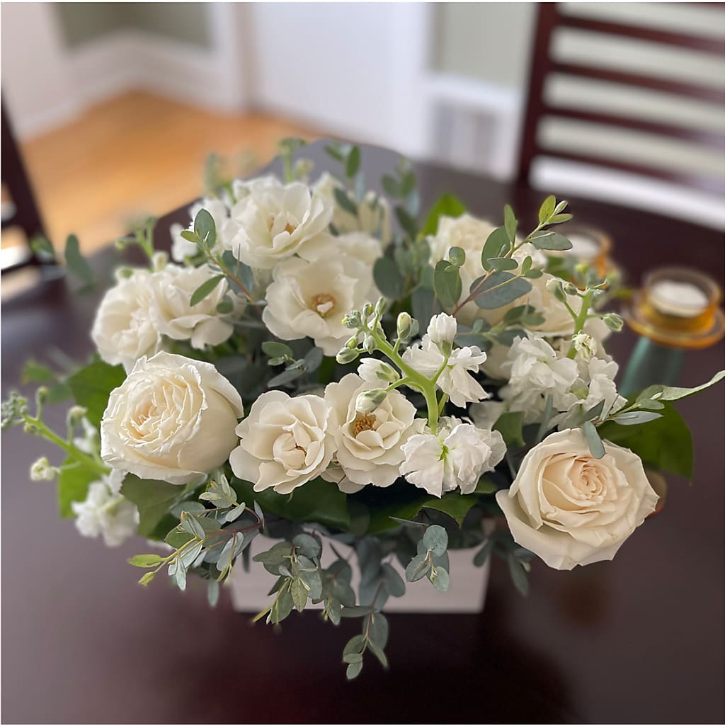 Fresh Linen Box Bouquet – DANIELLE'S FLORIST, Rockaway Park NY