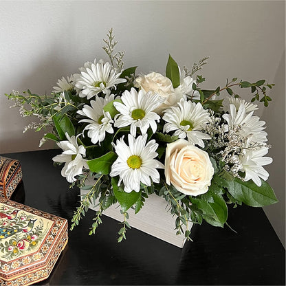 Fresh Linen Box Bouquet – DANIELLE'S FLORIST, Rockaway Park NY