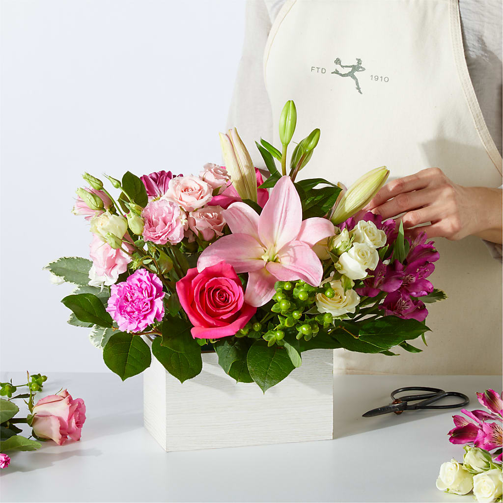 Sweetberry Box – A Florist Original – DANIELLE'S FLORIST, Rockaway Park NY