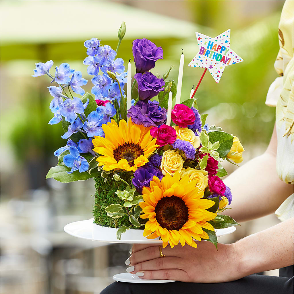 Star of the Day Floral Cake – DANIELLE'S FLORIST, Rockaway Park NY